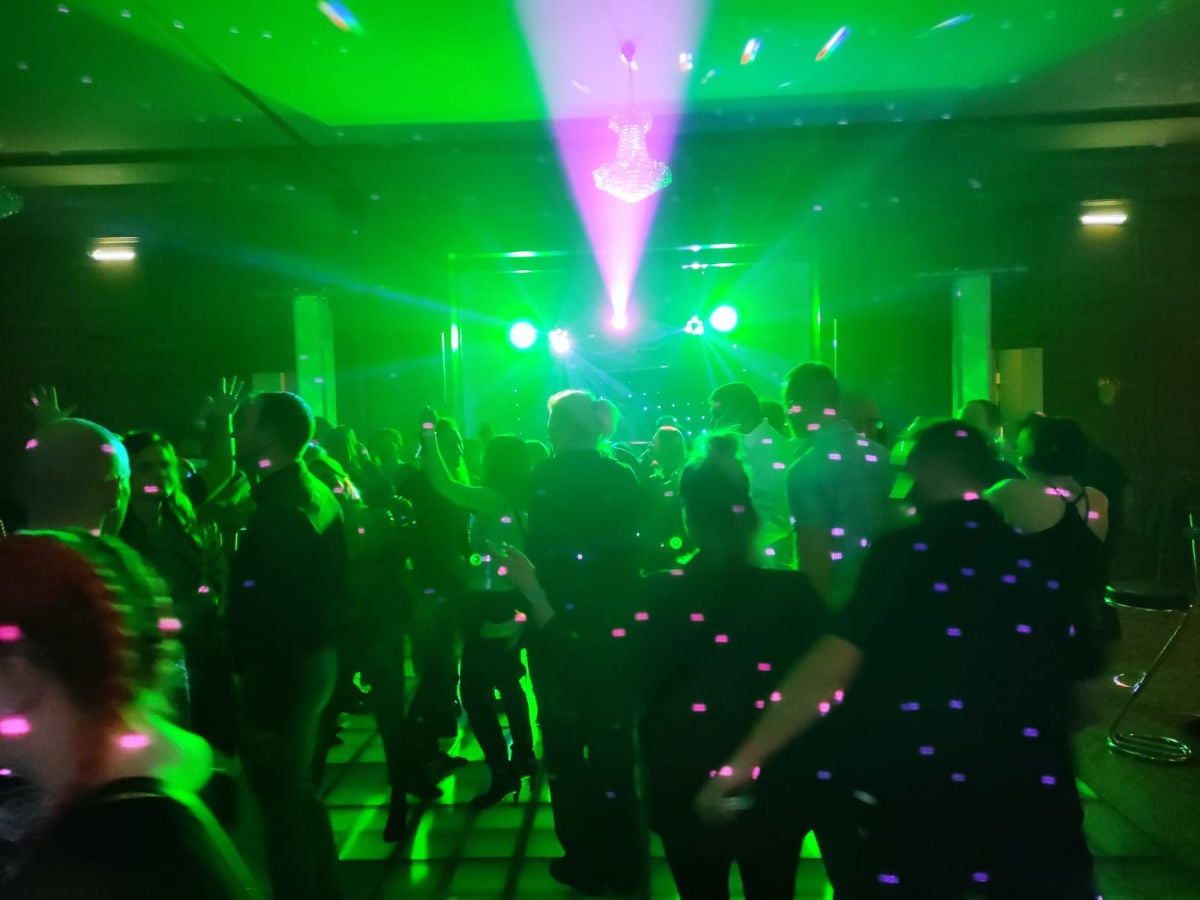 Professionelle Lichteffekte von DJ Scholz Sound bei einer Party in Leipzig
